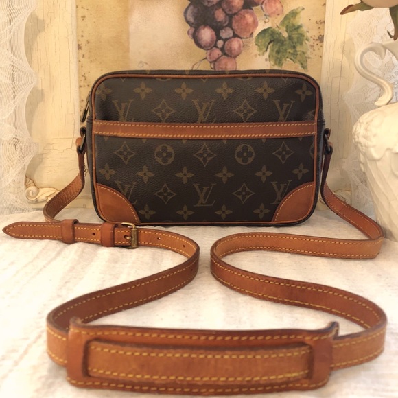 Louis Vuitton Handbags - Authentic Louis Vuitton Trocadero 23 Crossbody Bag
